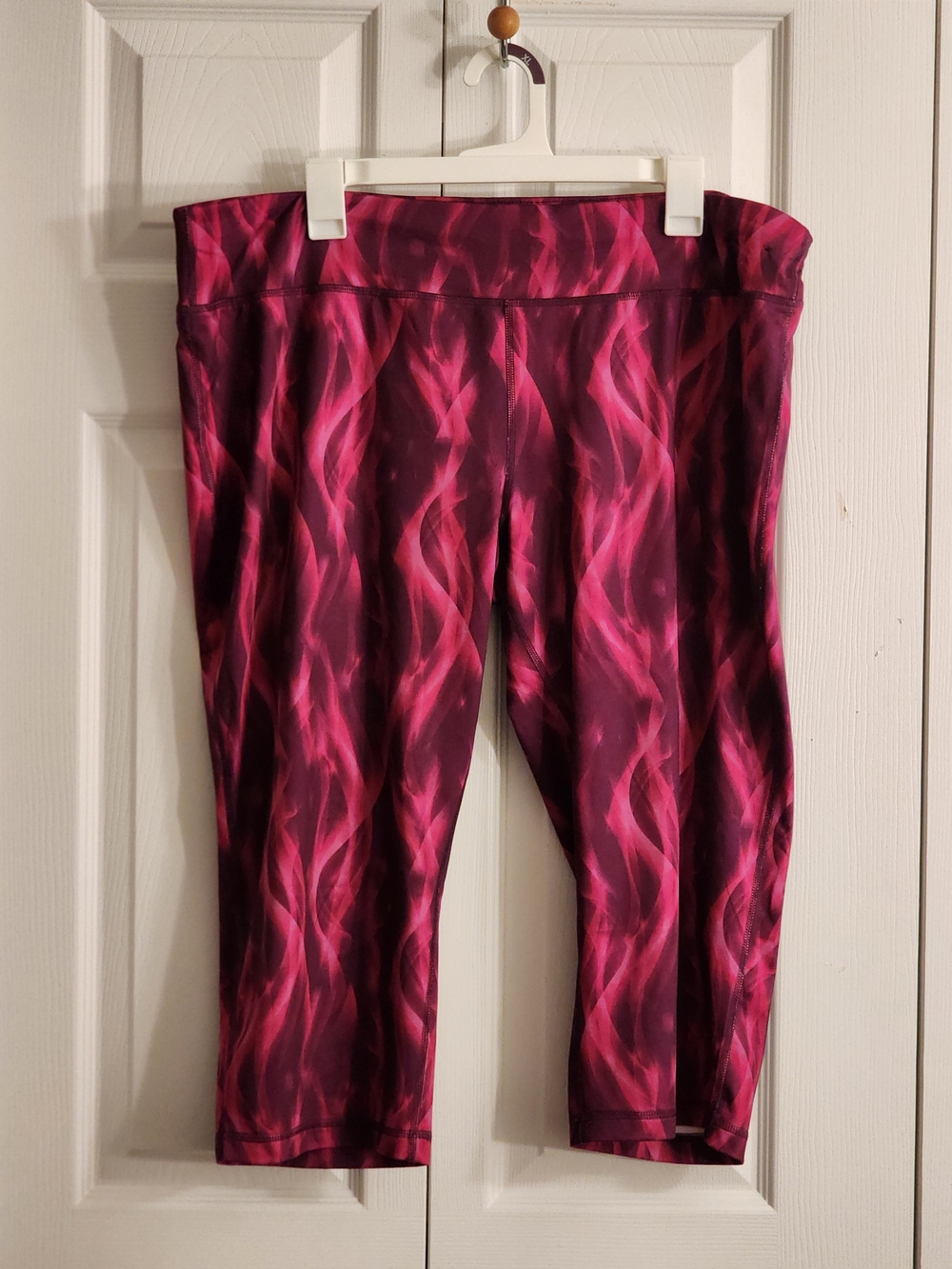 DANSKIN Magenta Patterned Crop Leggings Plus Size XXL - Picture 5 of 11